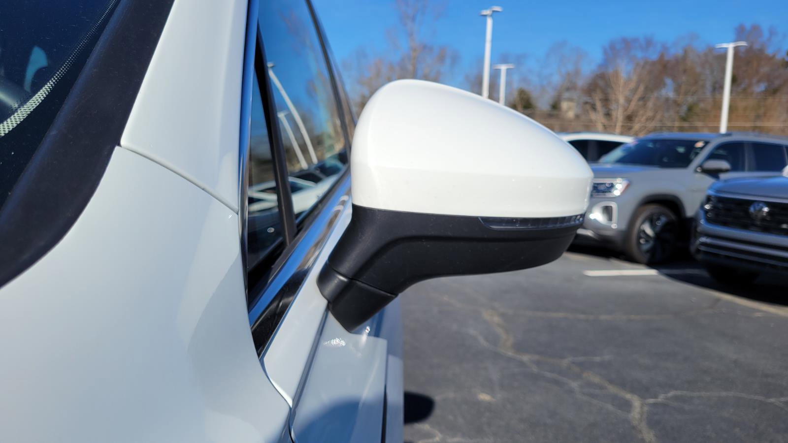 Certified 2024 Volkswagen Tiguan SE image 15