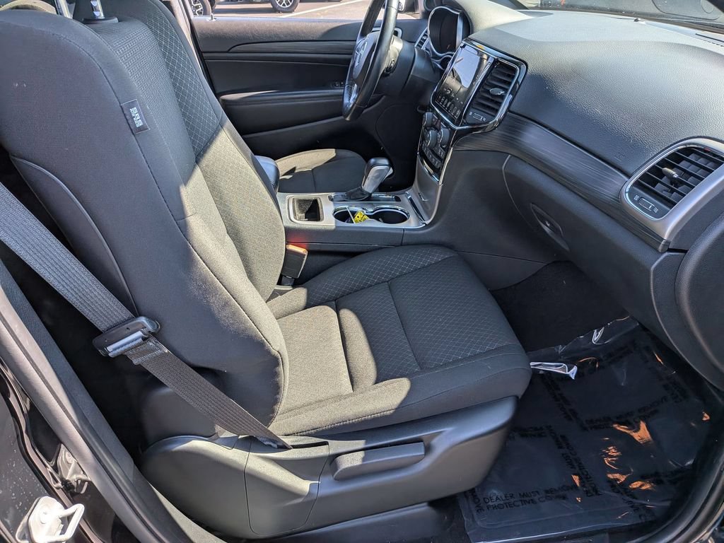 Certified 2022 Jeep Grand Cherokee Laredo E w/ Security & Convenience Group AWD/4WD image 35