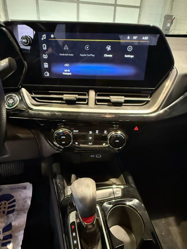 Used 2024 Chevrolet Trax RS w/ Sunroof Package image 16