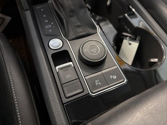 Used 2019 Volkswagen Atlas SEL Premium image 29