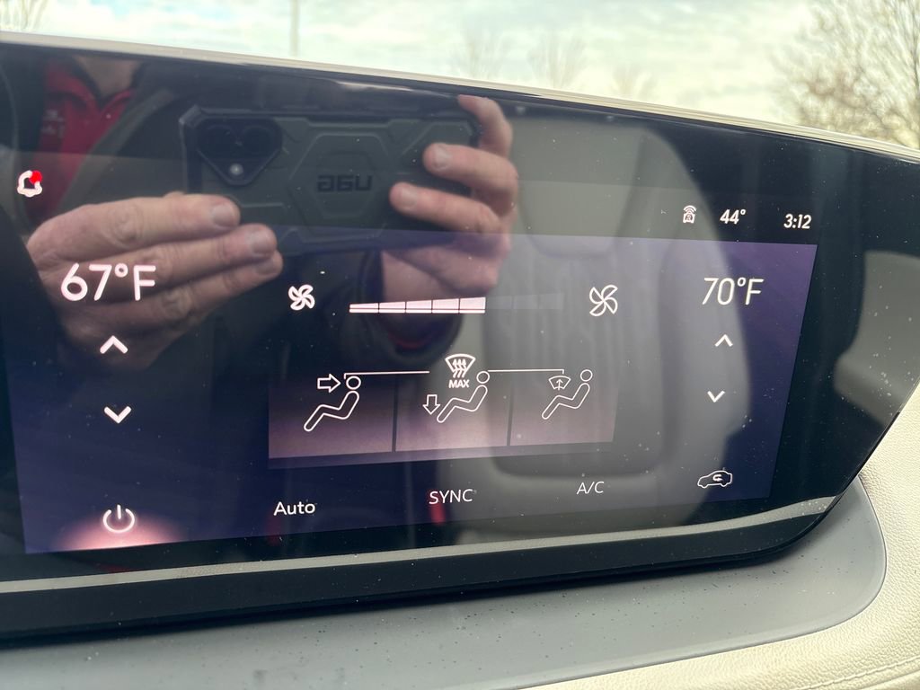 Certified 2026 Buick Encore GX Avenir w/ Avenir Technology Package image 32