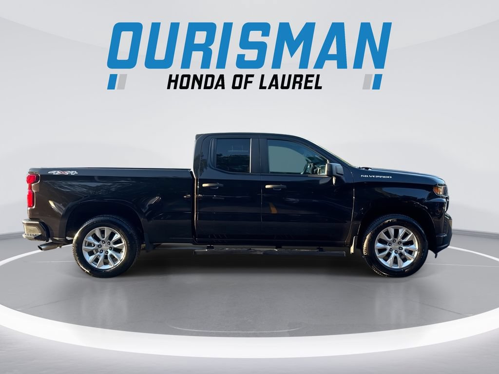 Used 2019 Chevrolet Silverado 1500 Custom w/ Custom Value Package AWD/4WD image 9