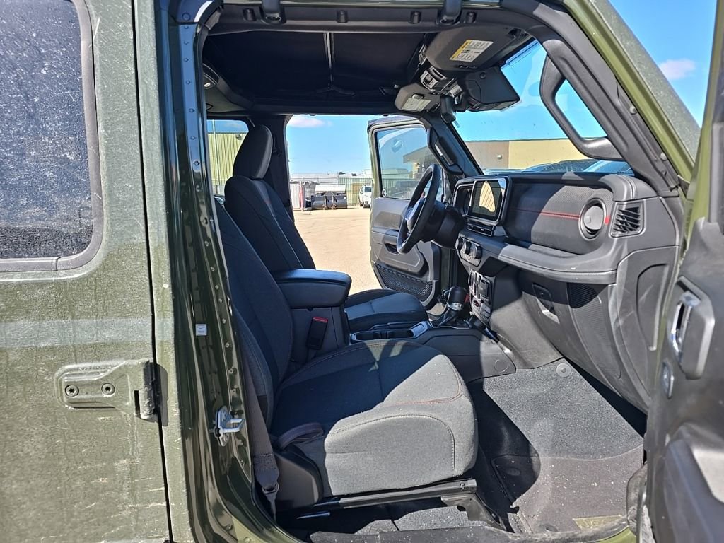 Used 2024 Jeep Wrangler Unlimited Rubicon w/ Technology Group image 10
