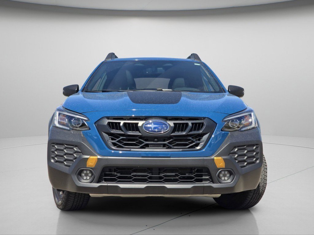 Used 2025 Subaru Outback Wilderness AWD/4WD image 3
