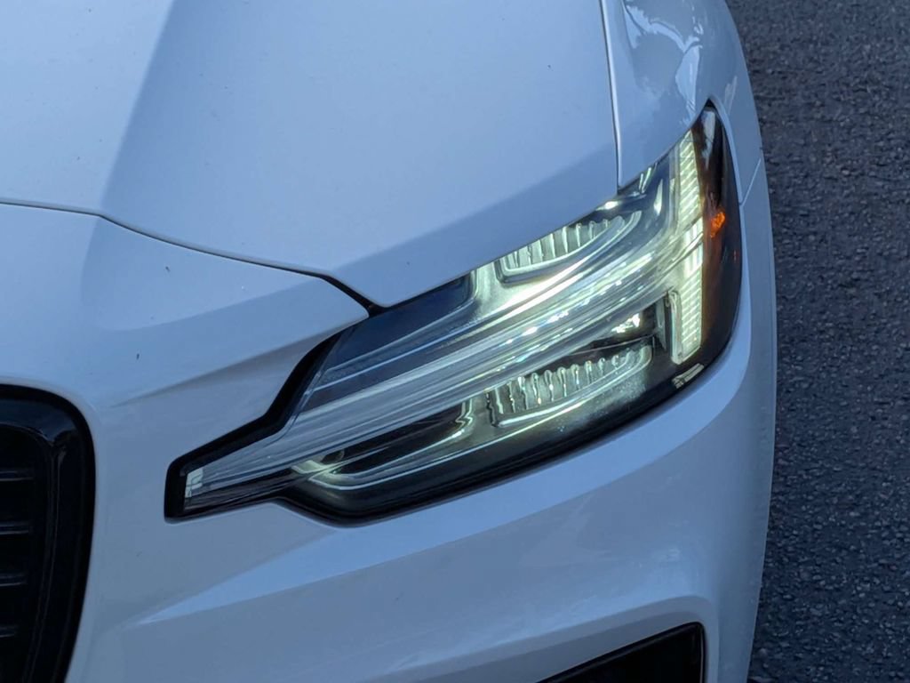Certified 2024 Volvo S60 B5 Plus w/ Protection Package FWD image 10