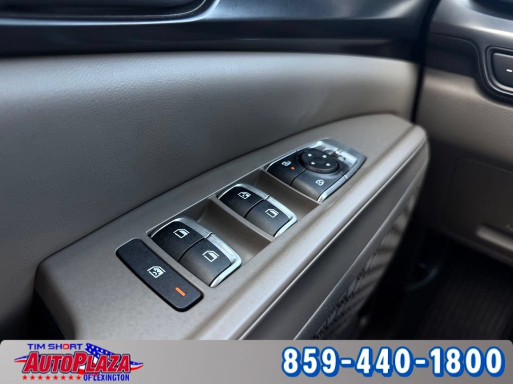 Used 2025 Kia Carnival FWD image 20