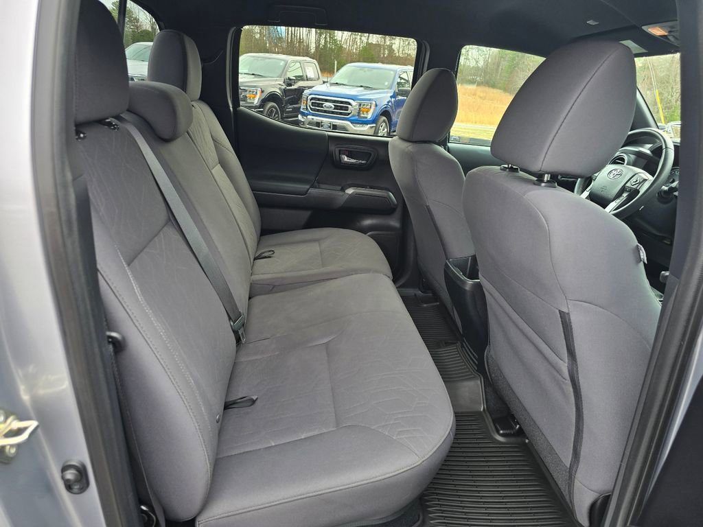 Used 2019 Toyota Tacoma TRD Sport w/ Technology Package image 11