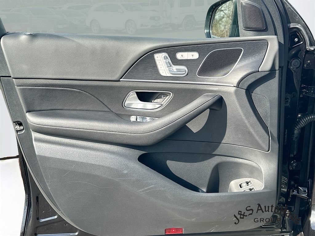 Used 2025 Mercedes-Benz GLE 450e 4MATIC image 23