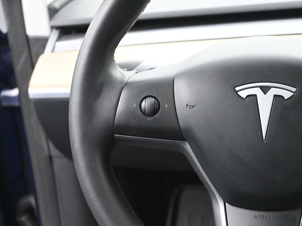 Used 2020 Tesla Model Y Long Range image 28