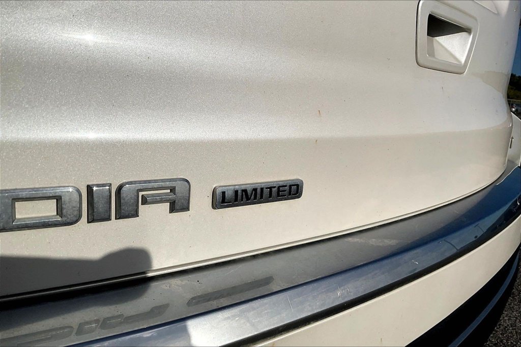 Used 2017 GMC Acadia Limited SLT AWD/4WD image 27