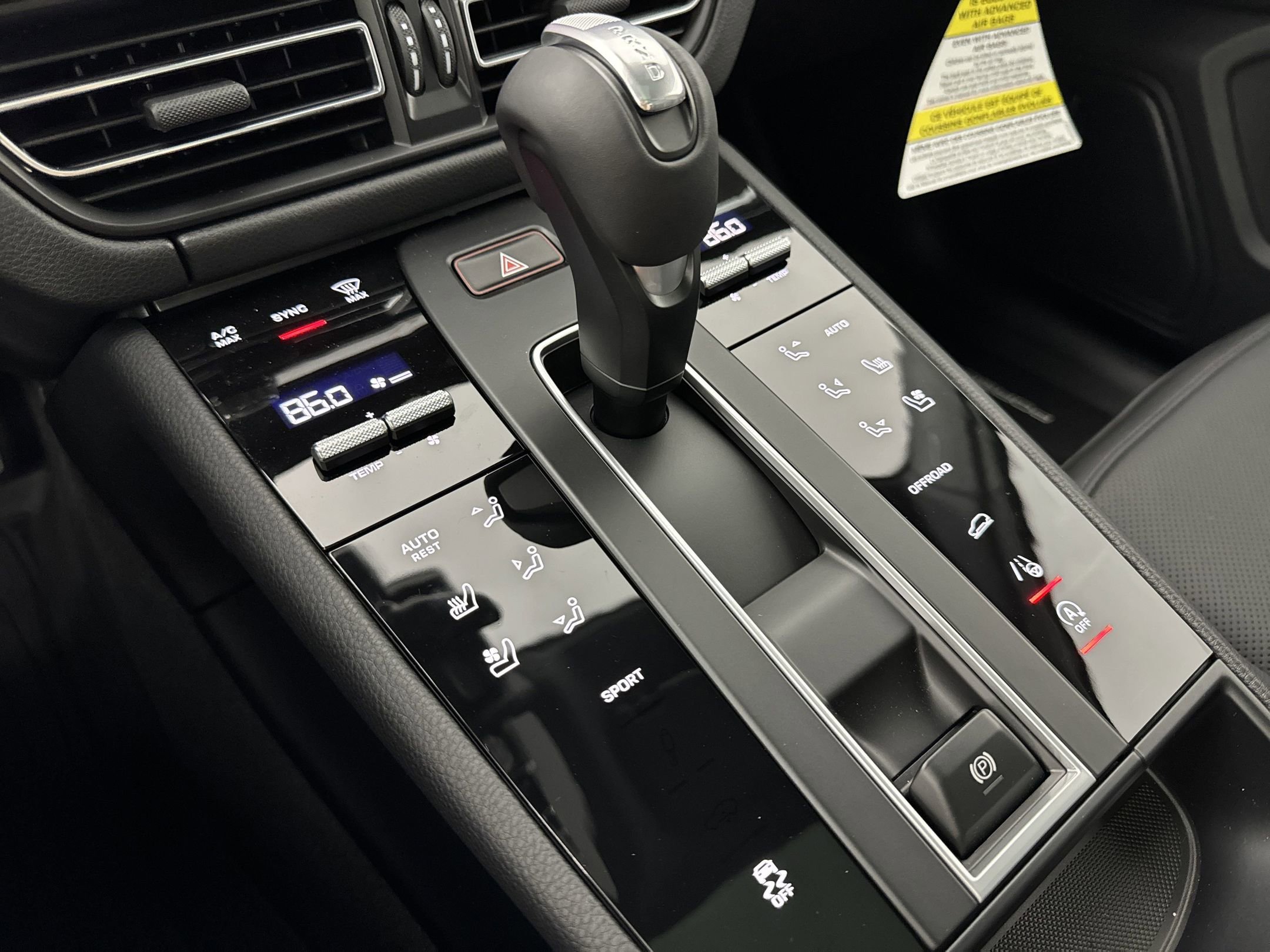 Certified 2025 Porsche Macan image 21