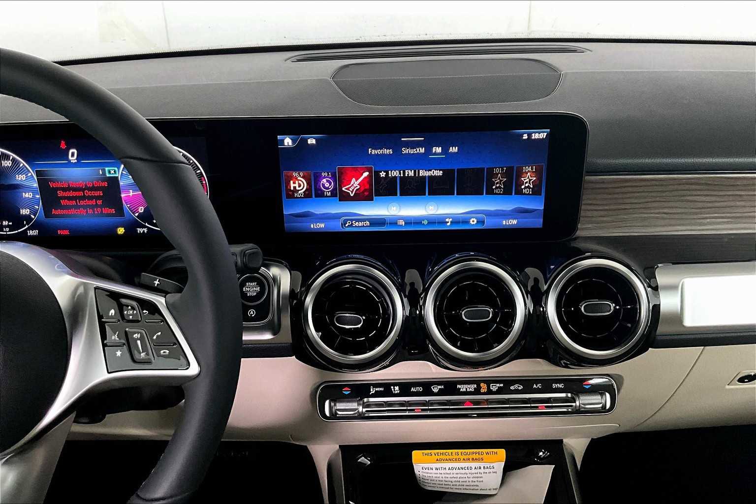 New 2026 Mercedes-Benz GLB 250 4MATIC image 9