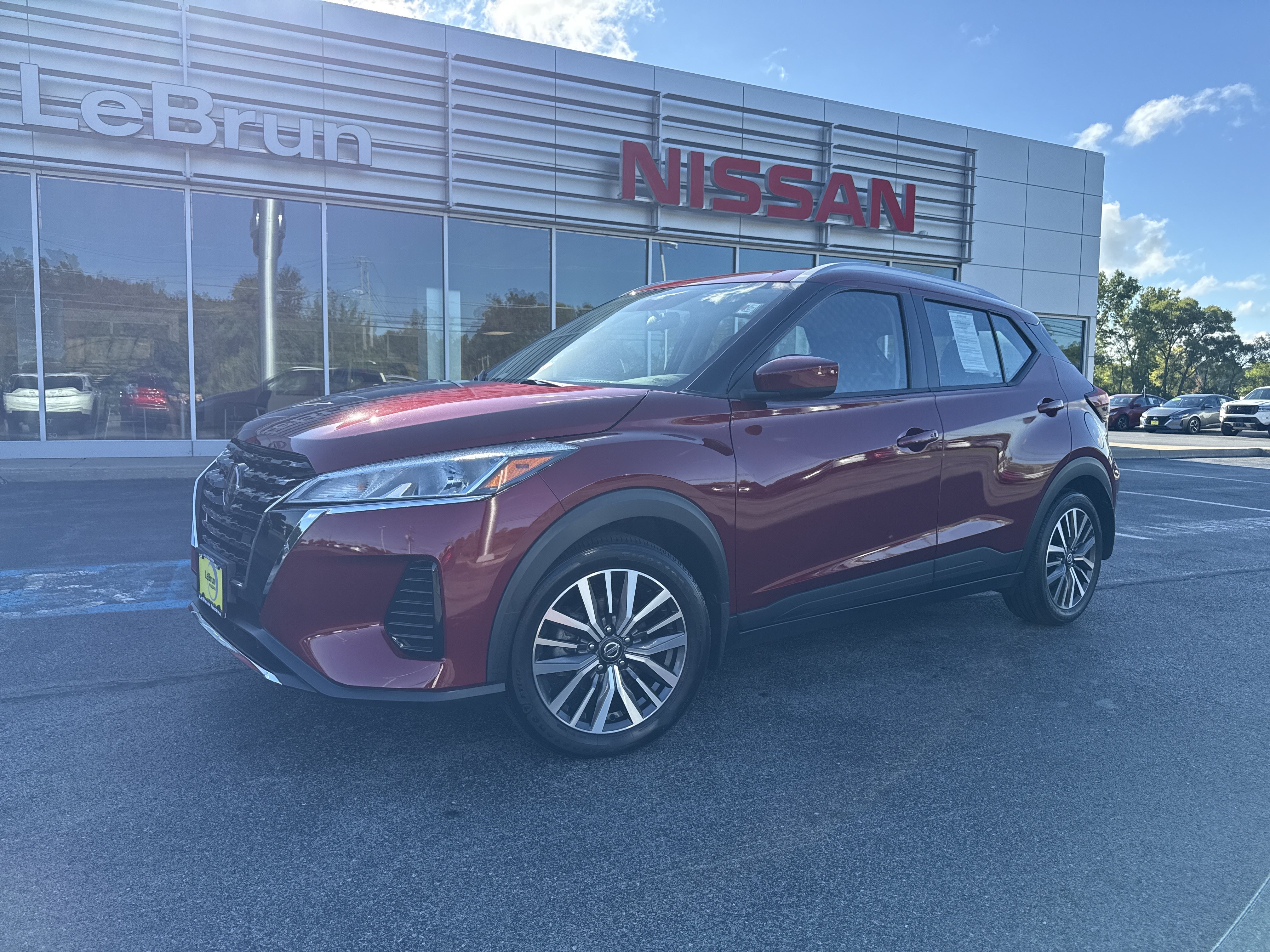 Used 2021 Nissan Kicks SV FWD image 1