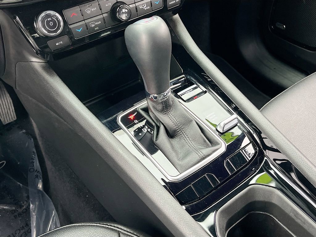 Certified 2025 Jeep Compass Limited w/ High Altitude Package image 17