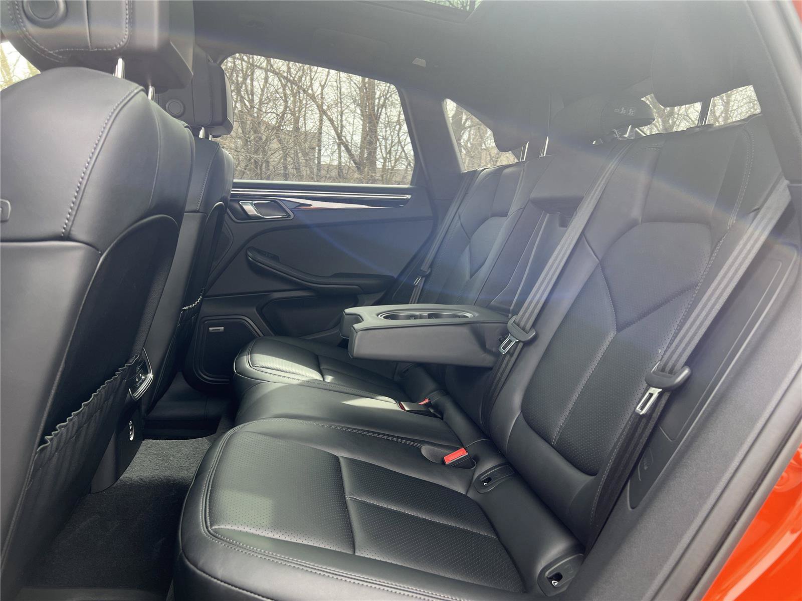Used 2024 Porsche Macan AWD/4WD image 27