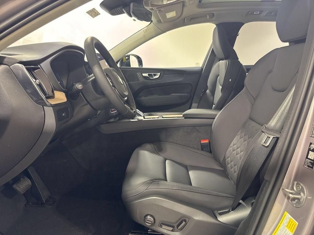 New 2026 Volvo XC60 B5 Plus w/ Protection Package Premier AWD/4WD image 19