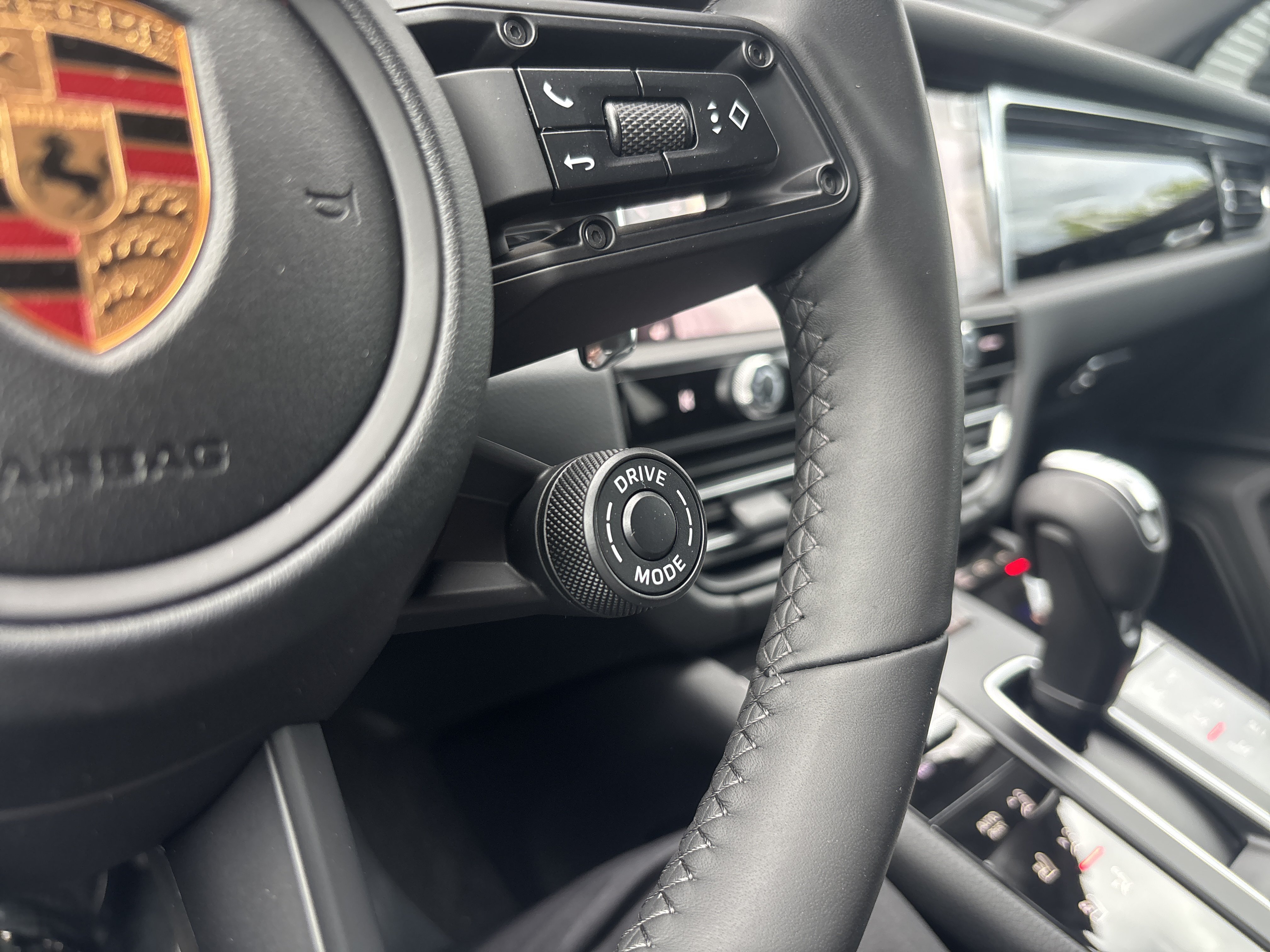 New 2026 Porsche Macan AWD/4WD image 30