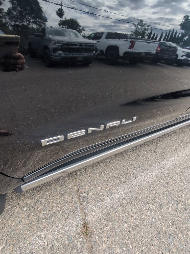 Used 2023 GMC Sierra 1500 Denali Ultimate image 3