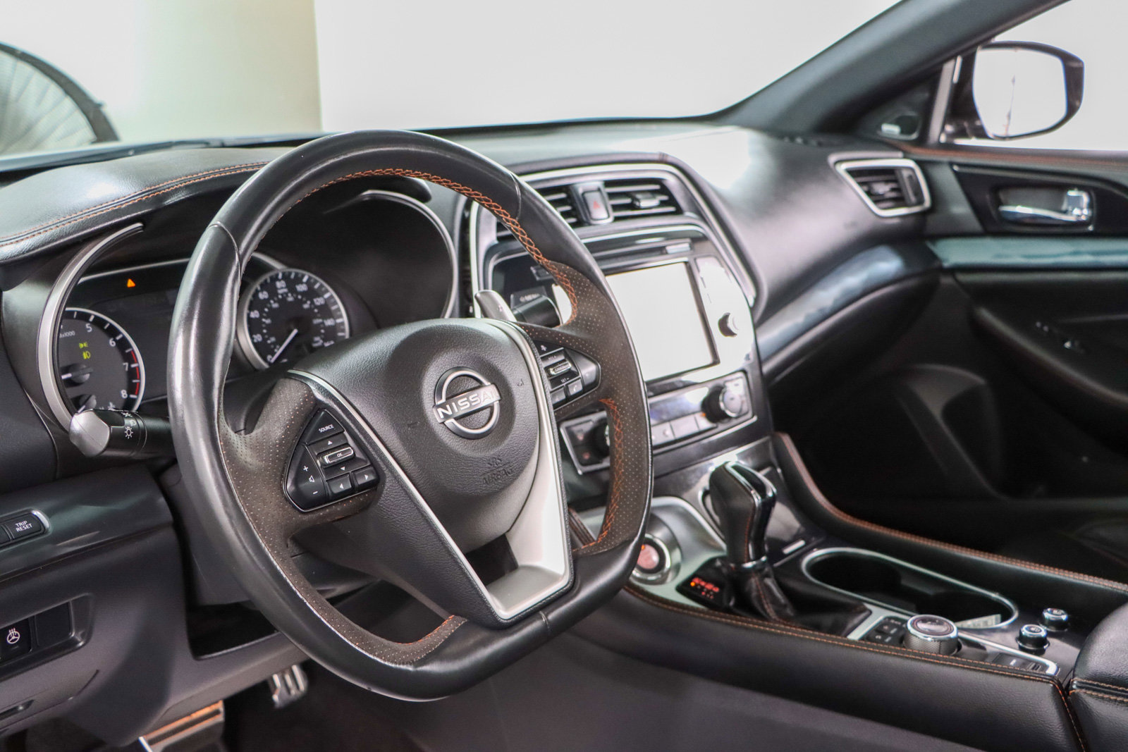 Used 2023 Nissan Maxima SR w/ Sport Mat Group FWD image 24