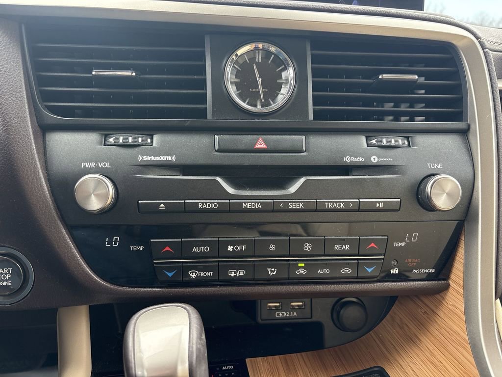 Used 2020 Lexus RX 350L Premium w/ Premium Package image 17