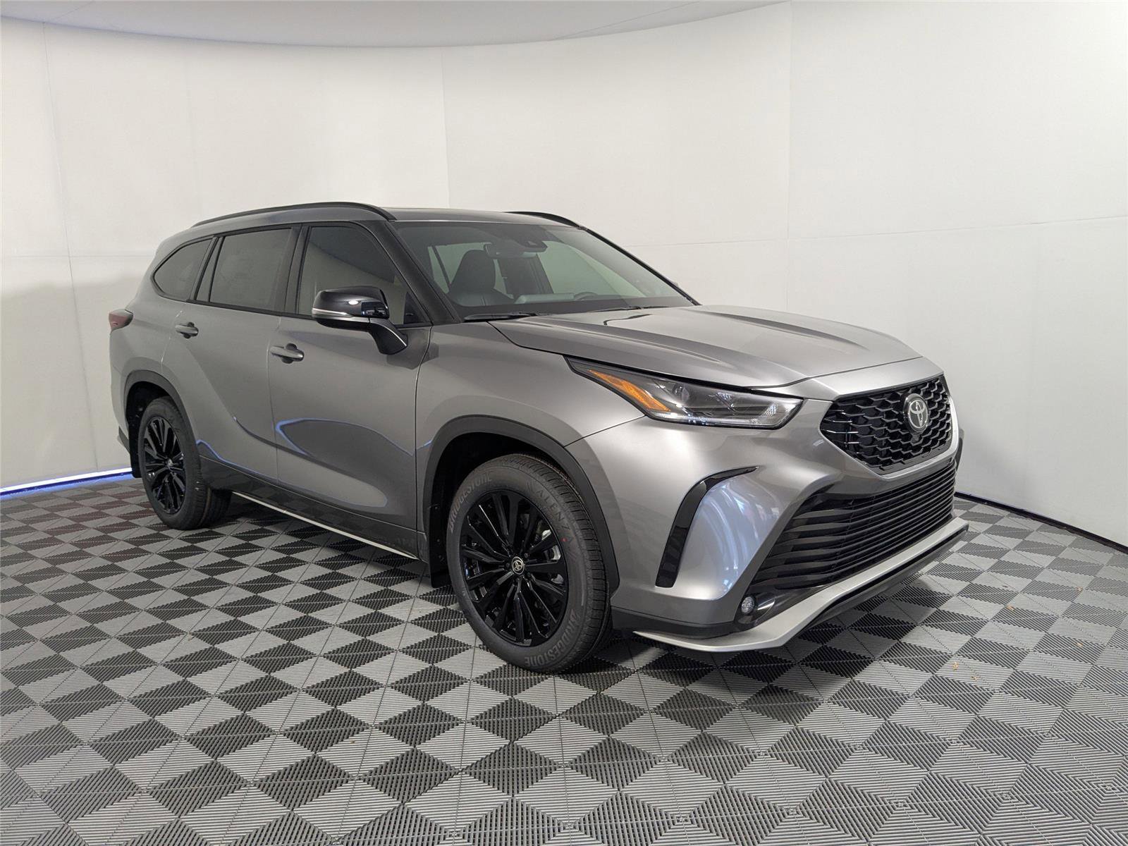 New 2026 Toyota Highlander XSE image 21