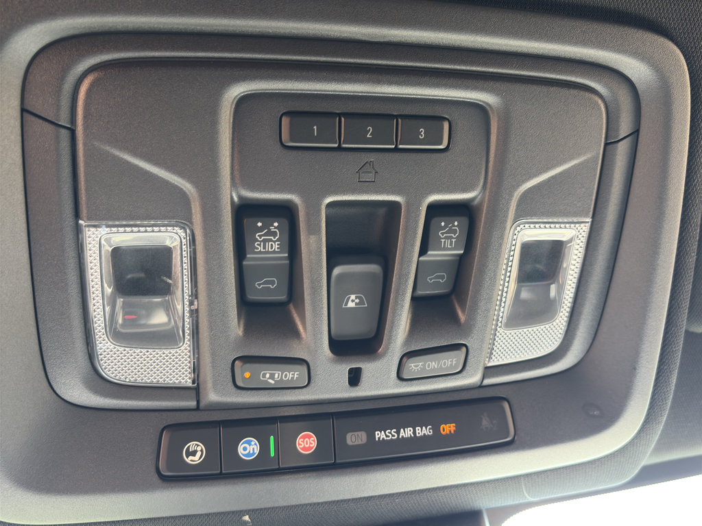 Used 2023 Chevrolet Silverado 1500 High Country w/ Technology Package AWD/4WD image 30