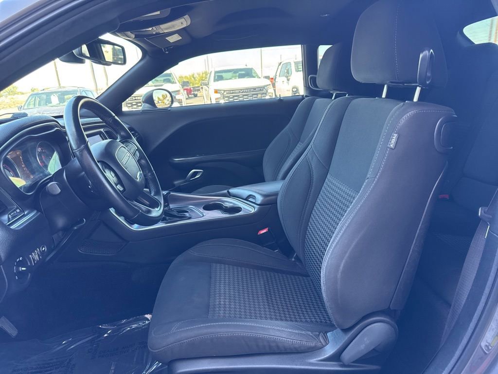 Used 2016 Dodge Challenger SXT w/ Sound Group RWD image 10
