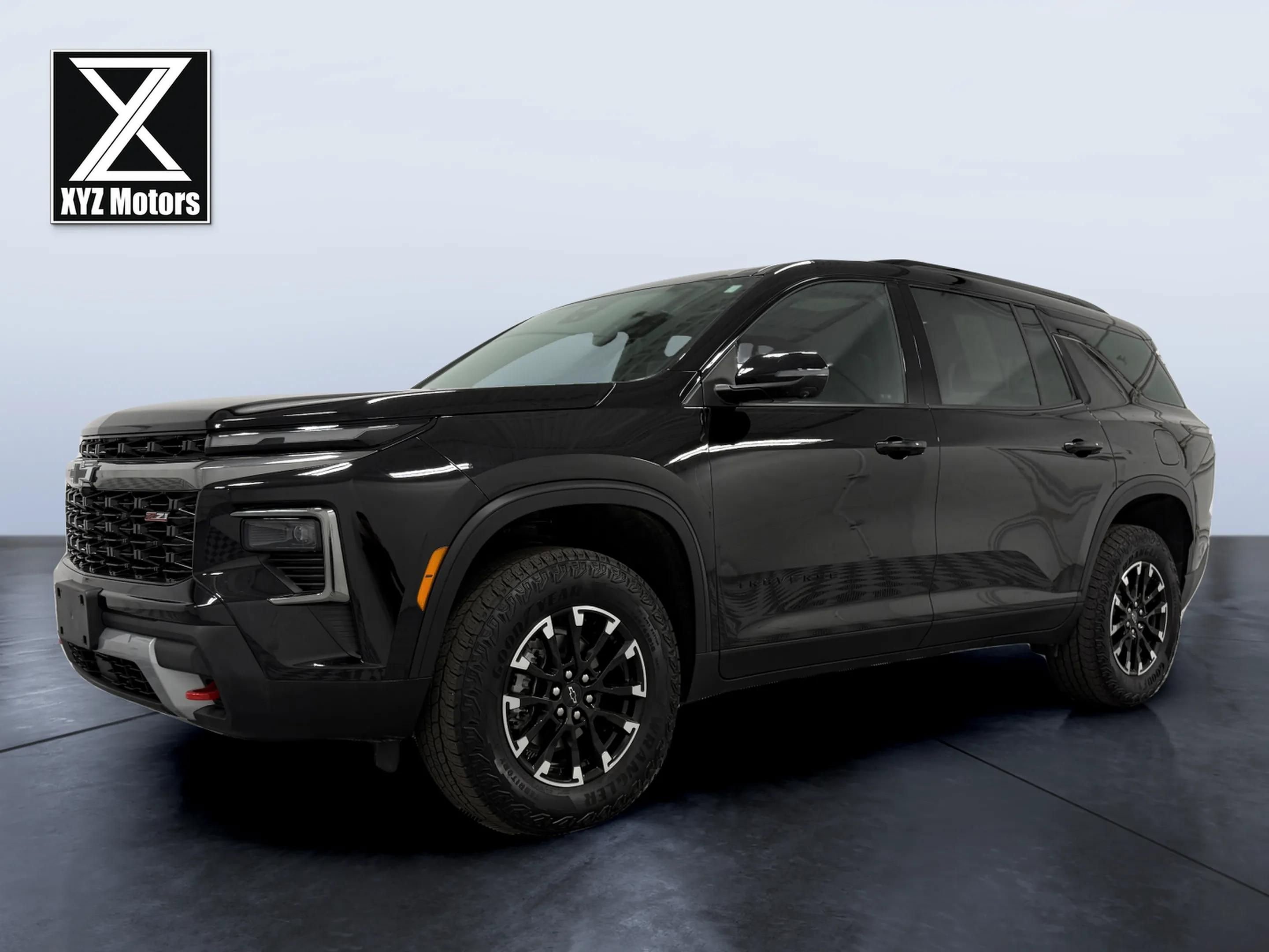 Used 2025 Chevrolet Traverse Z71 w/ LPO, Floor Liner Package image 2