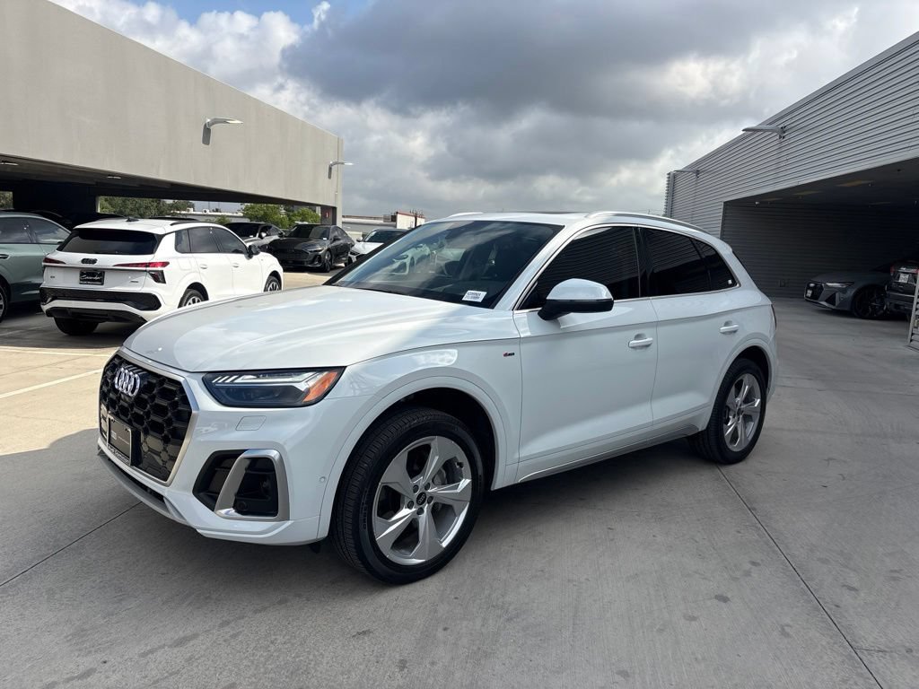 Certified 2024 Audi Q5 2.0T Prestige AWD/4WD image 3
