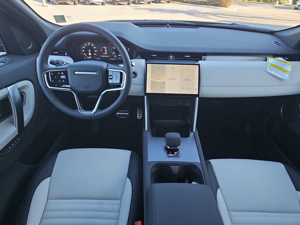 New 2026 Land Rover Discovery Sport Landmark image 18
