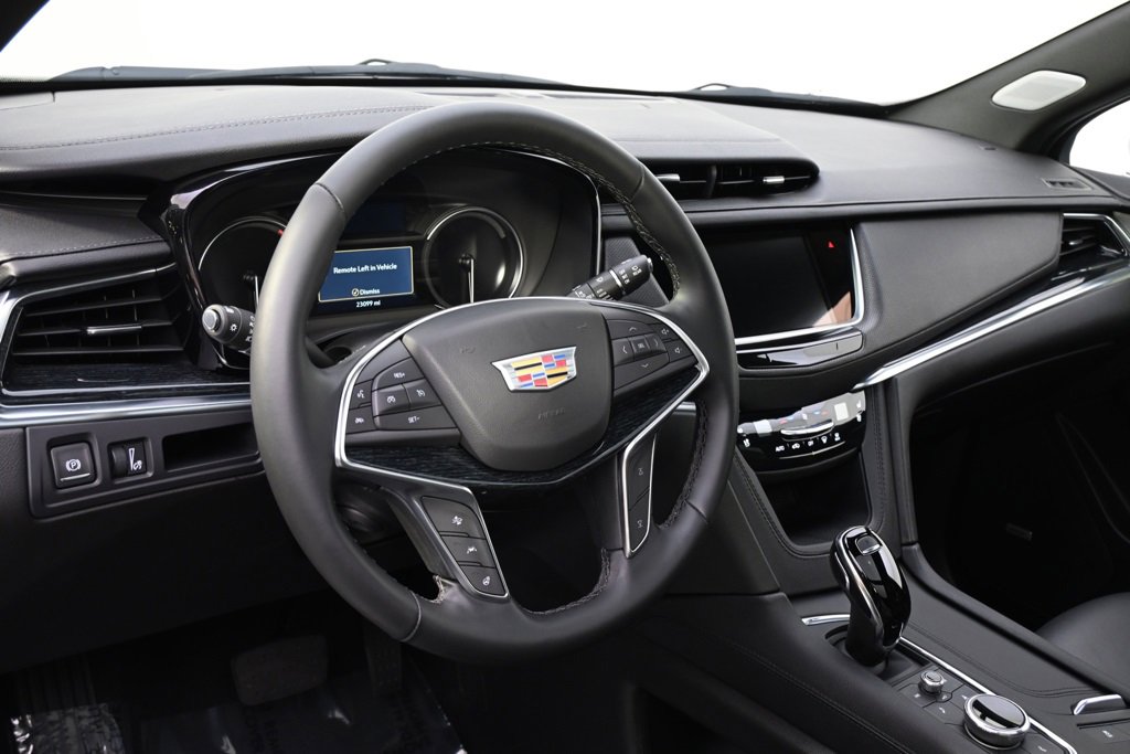 Certified 2025 Cadillac XT5 Premium Luxury image 11