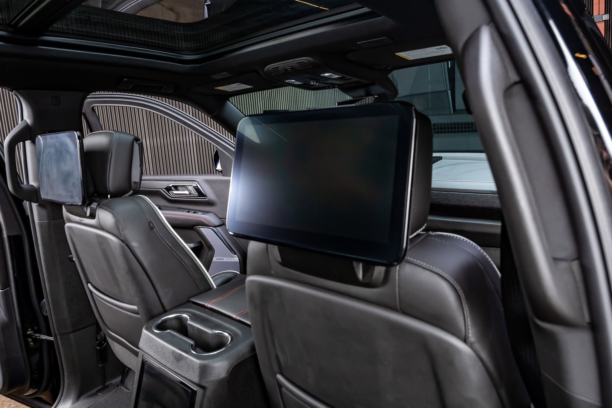 Used 2025 GMC Yukon XL AT4 Ultimate AWD/4WD image 33