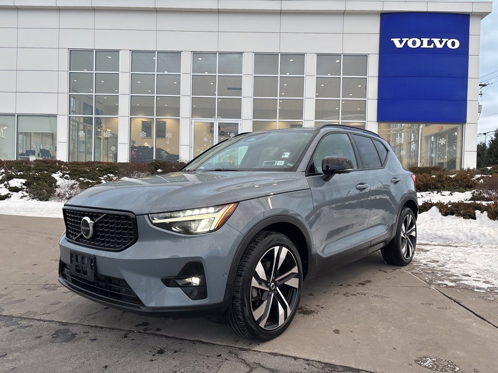 Certified 2023 Volvo XC40 B5 Plus w/ Protection Package Premier image 40