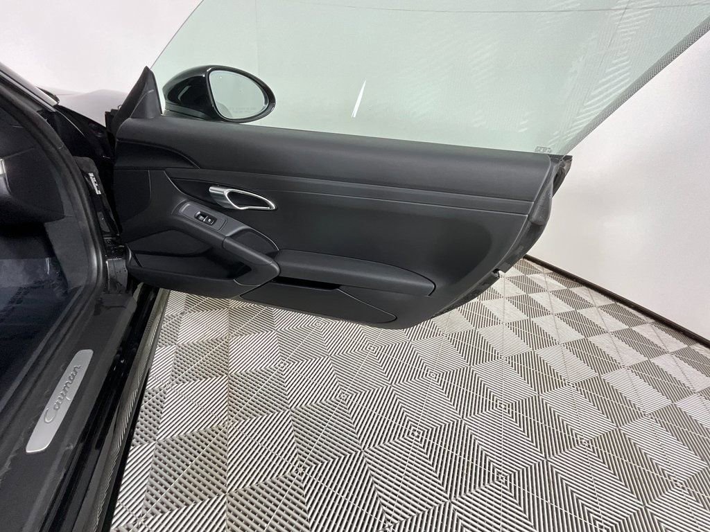 Used 2024 Porsche 718 Cayman image 15