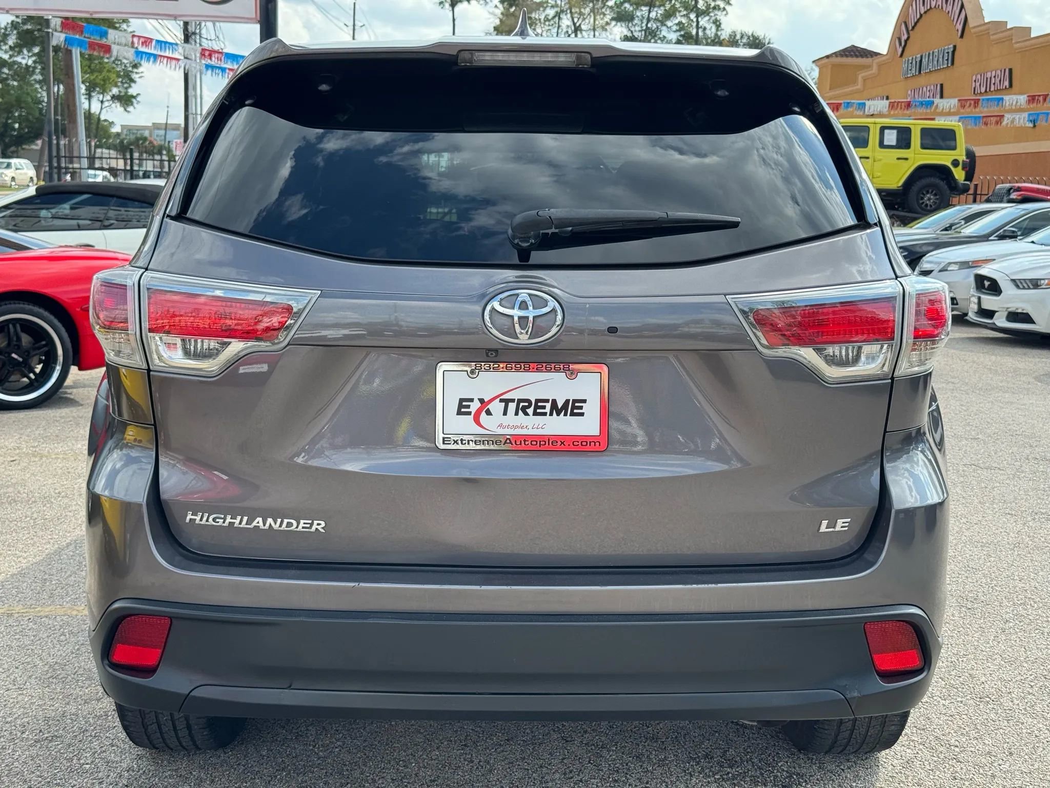 Used 2015 Toyota Highlander LE image 3