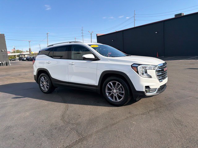 Used 2023 GMC Terrain SLT FWD image 2
