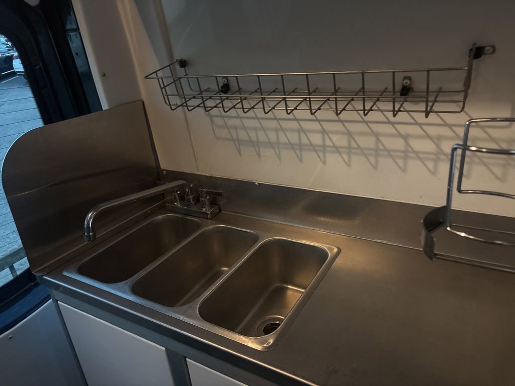 Used 2020 Mercedes-Benz Sprinter 4500 image 36