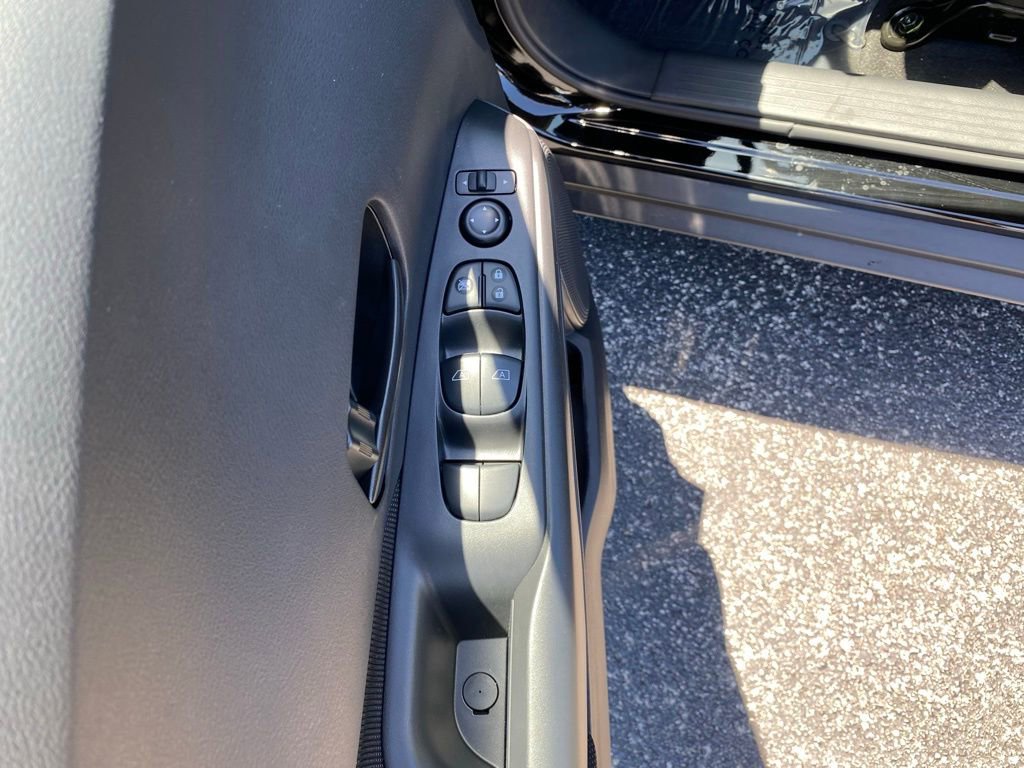 New 2025 Nissan Kicks Play S image 14