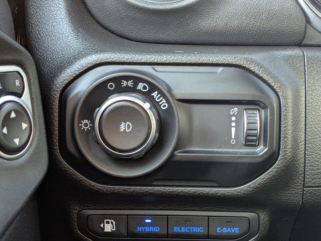 Used 2023 Jeep Wrangler Unlimited Sahara image 19