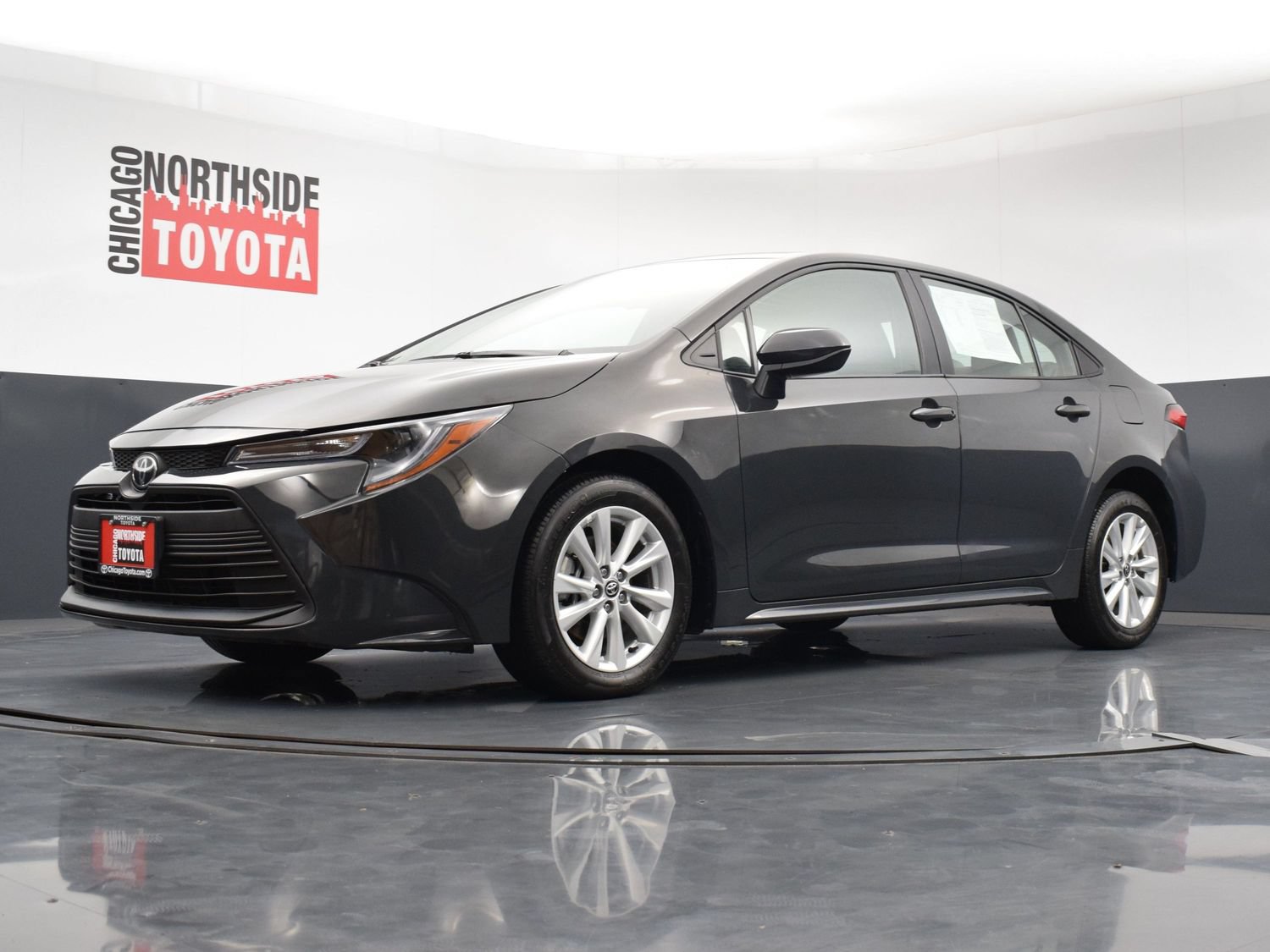 Used 2025 Toyota Corolla LE w/ LE Premium Package FWD image 31