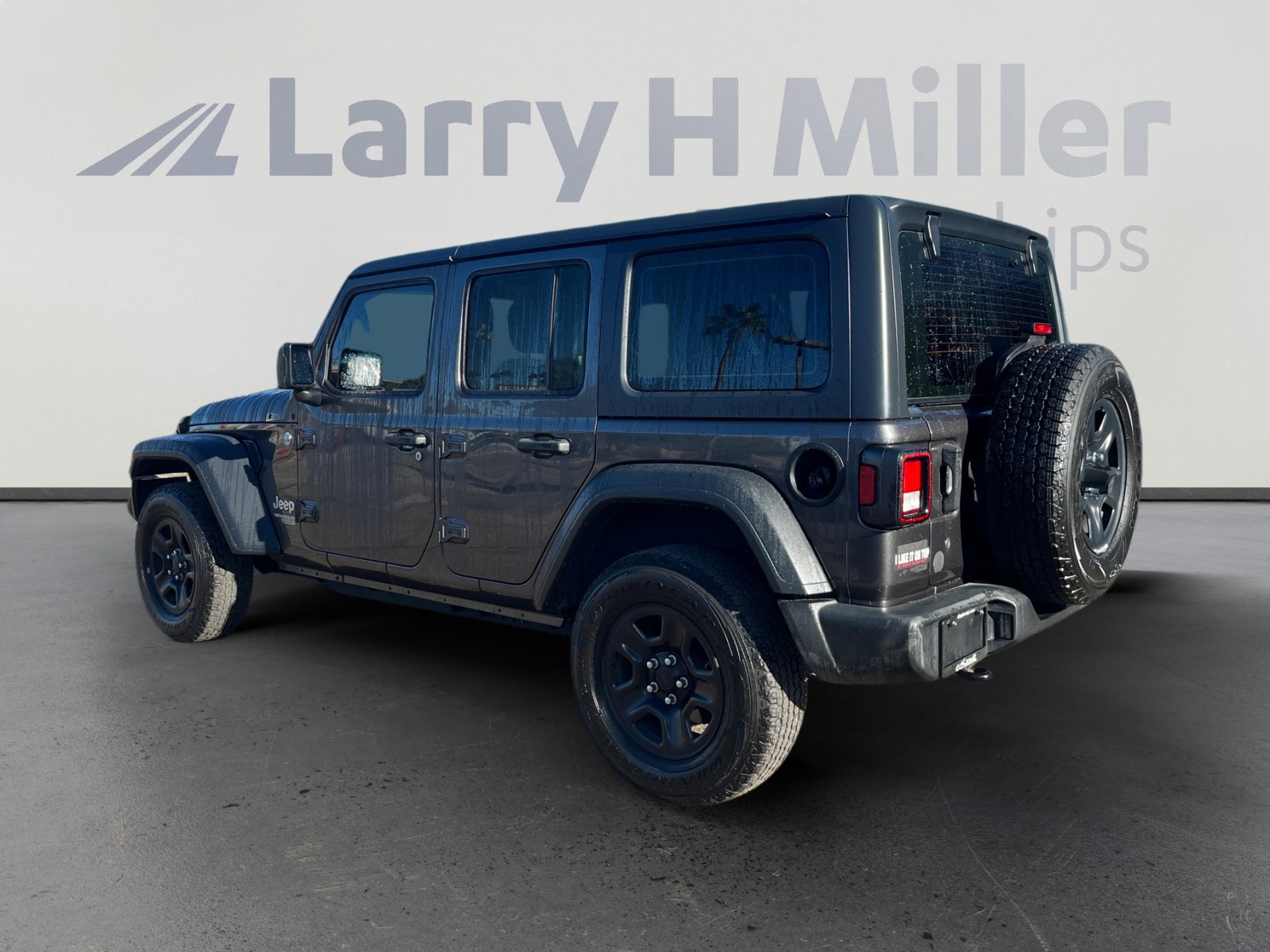 Used 2018 Jeep Wrangler Unlimited Sport image 3