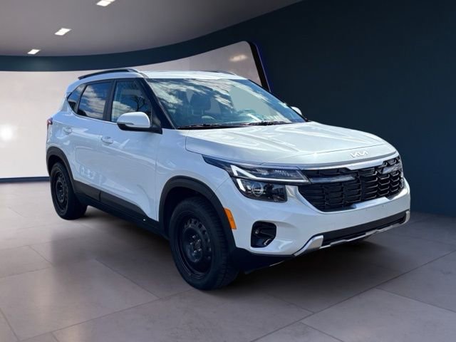 Certified 2025 Kia Seltos EX w/ EX Sunroof Package image 6