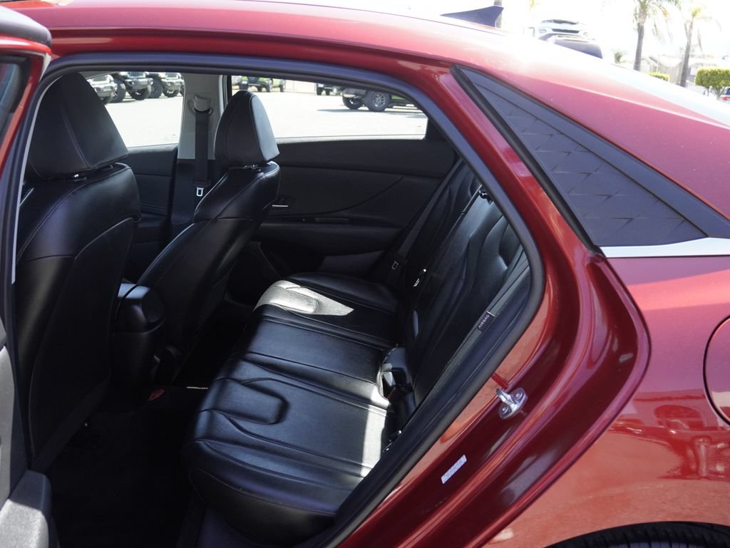 Used 2024 Hyundai Elantra Limited FWD image 21