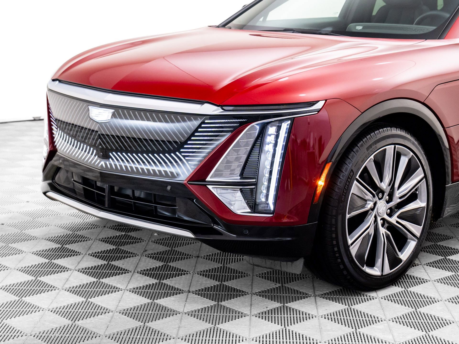 Used 2025 Cadillac Lyriq Luxury w/ LPO, Floor Liner Package image 43