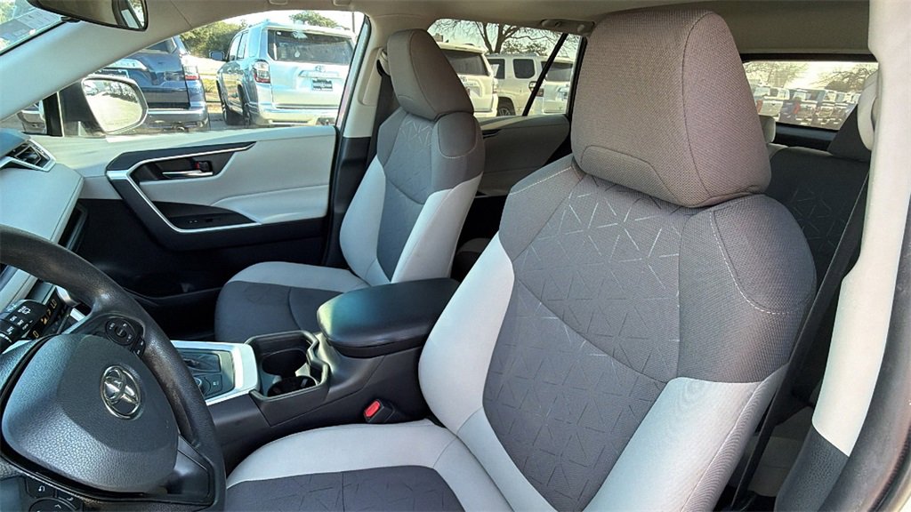Certified 2021 Toyota RAV4 XLE image 19