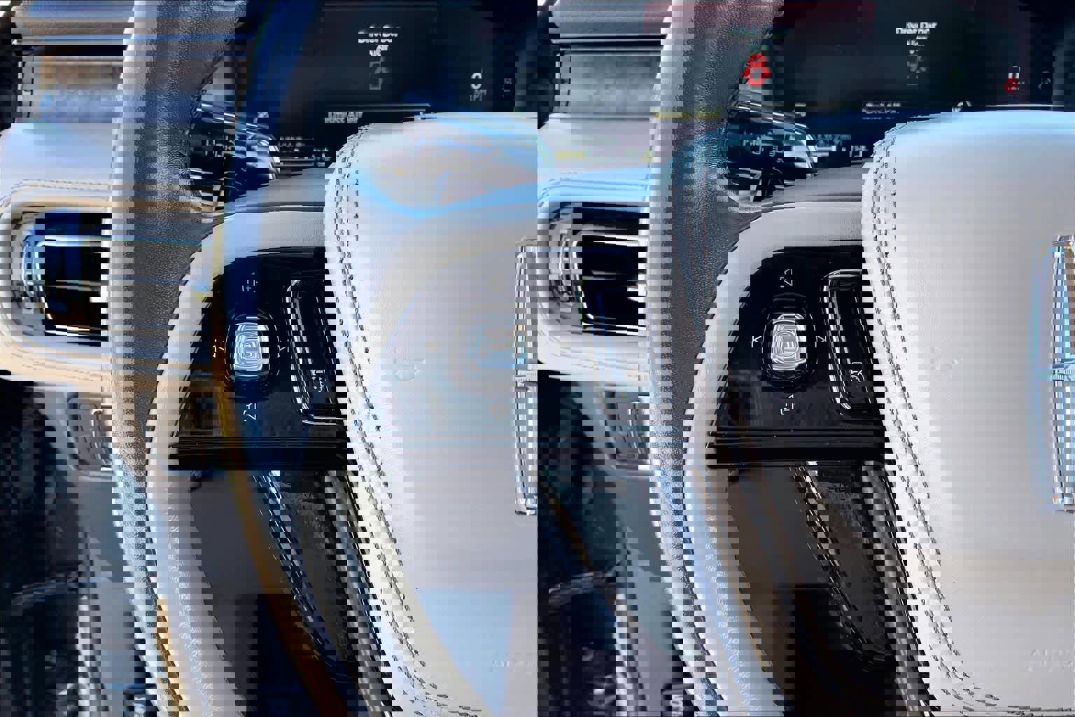 Used 2022 Lincoln Aviator Reserve w/ Equipment Group 201A image 23