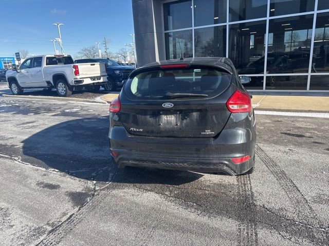Used 2015 Ford Focus SE w/ SE Sport Package image 11