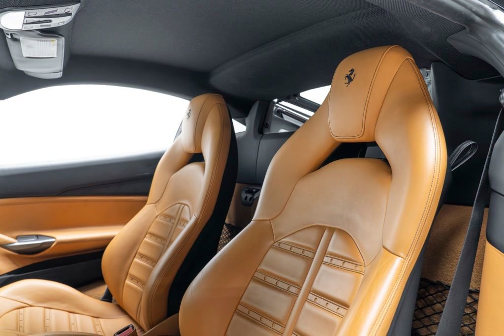 Used 2016 Ferrari 488 GTB RWD image 3