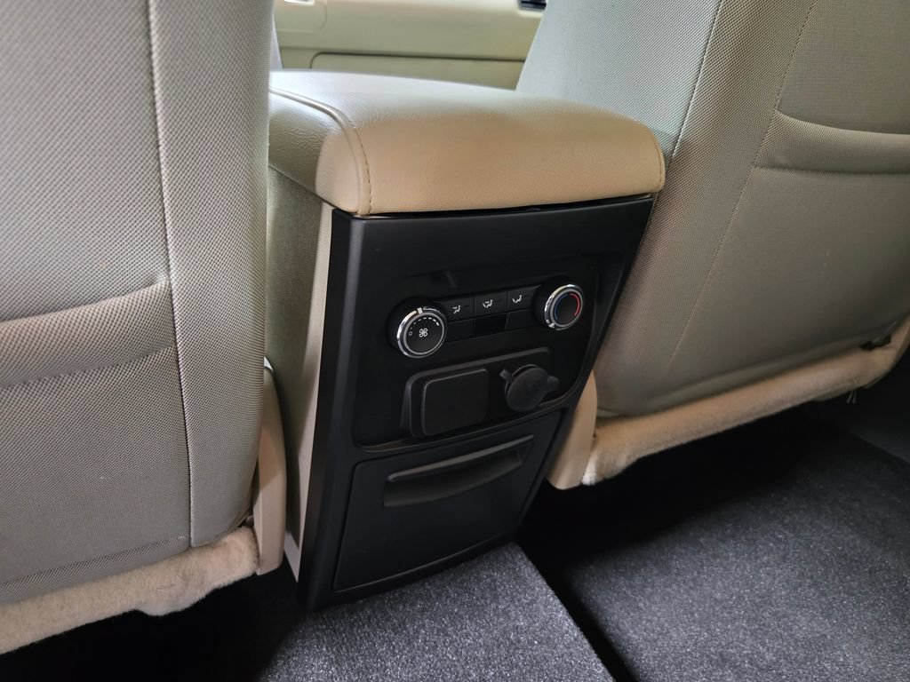 Used 2019 Ford Flex SE FWD image 31