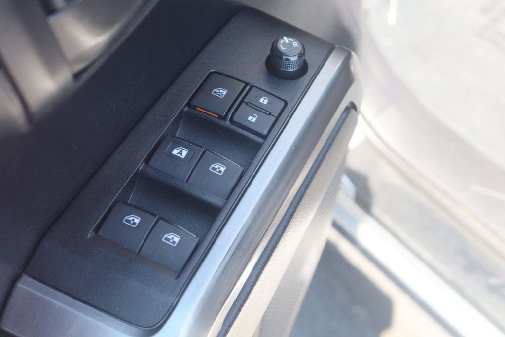 Certified 2021 Toyota Tacoma SR5 AWD/4WD image 28